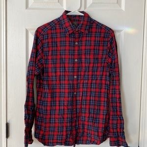 gap flannel plaid button down shirt.